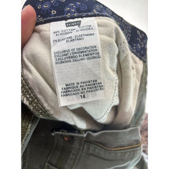 Levis Green Capri Pants Womens Size 14 Cotton & Elastane 36x18 EUC - Picture 6 of 6